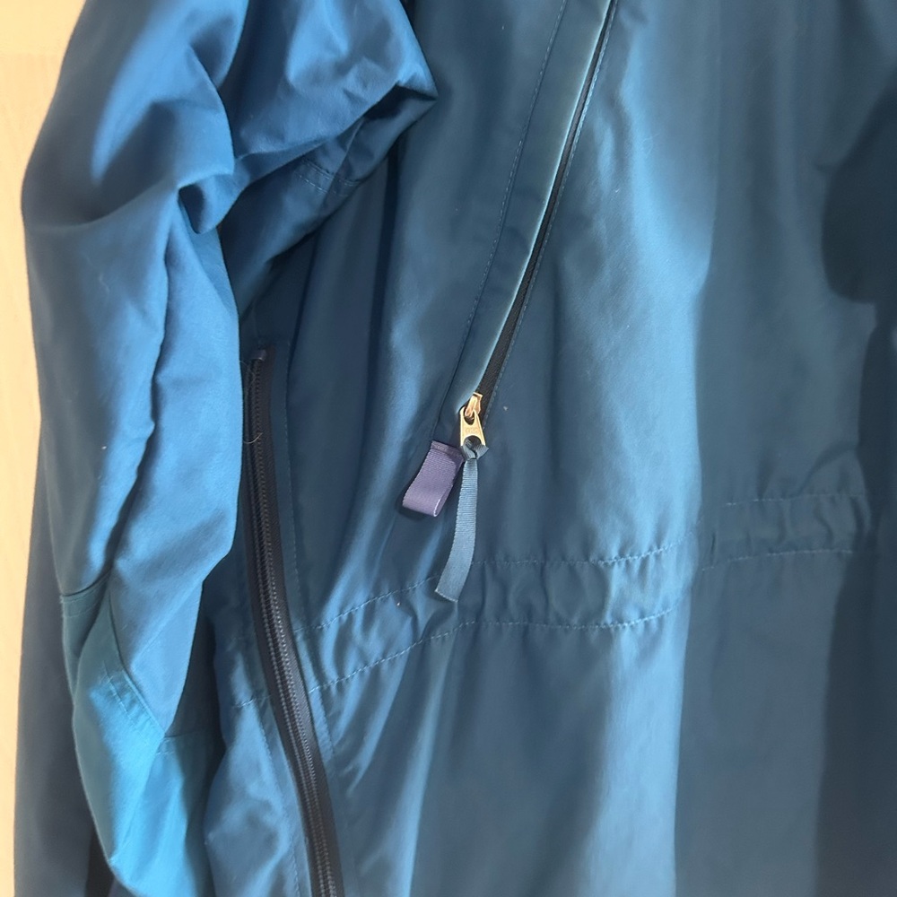 Patagonia Teal and Blue Mesh Jacket - Picture 5 of 13